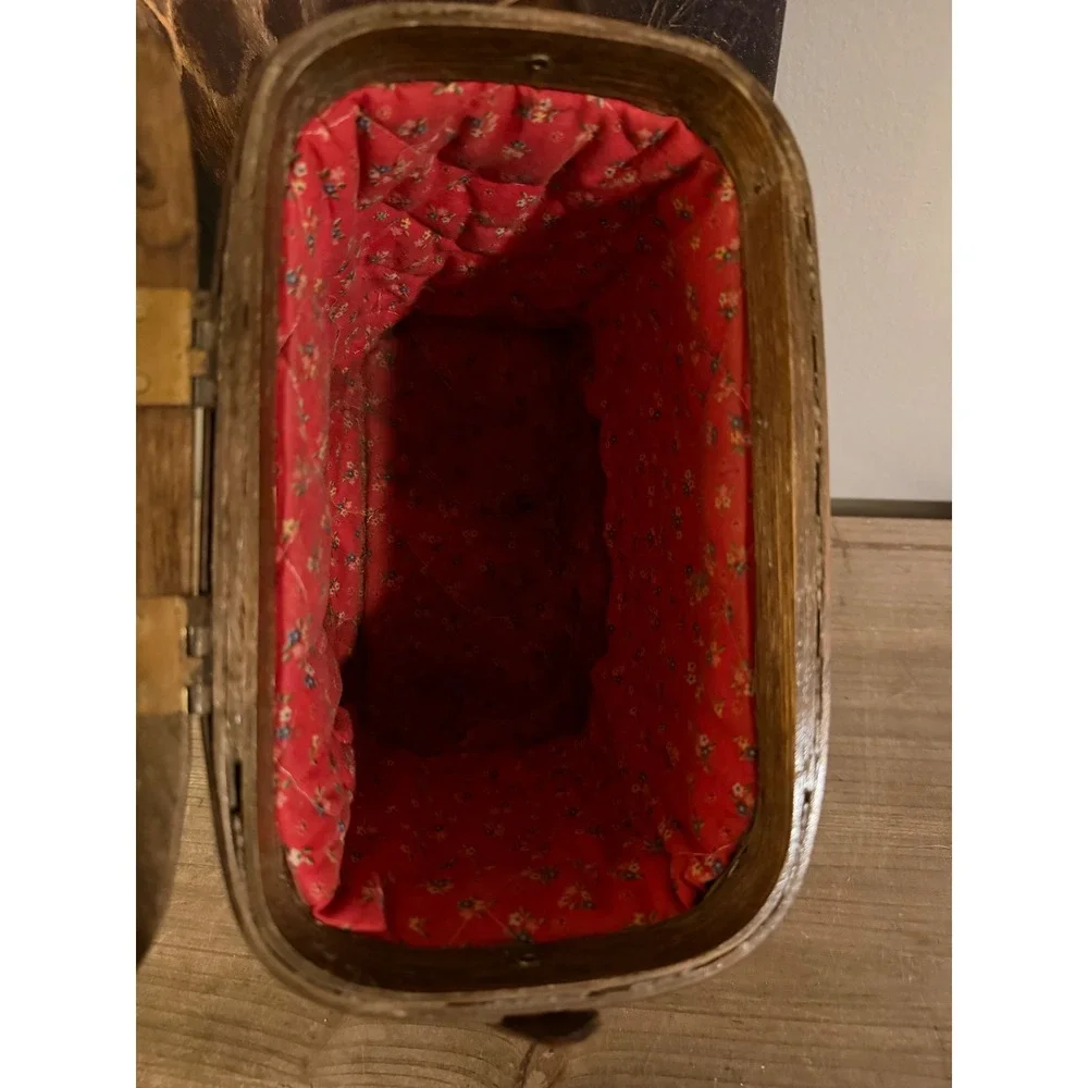 Vintage Caro-Nan Hand Painted Wooden Basket Purse Village Scene‎ Smart Set Bag
